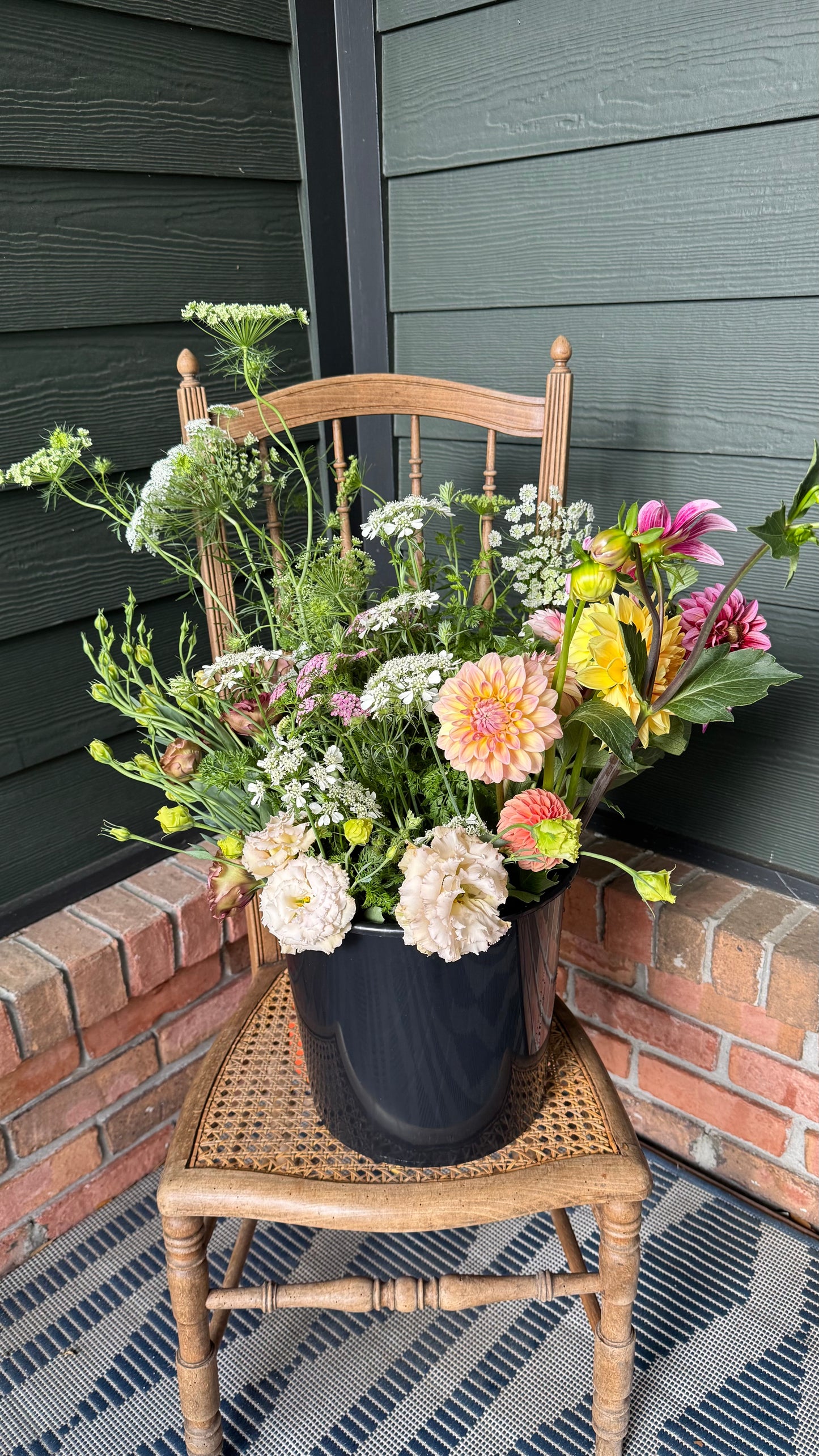 Make your own bouquet bucket